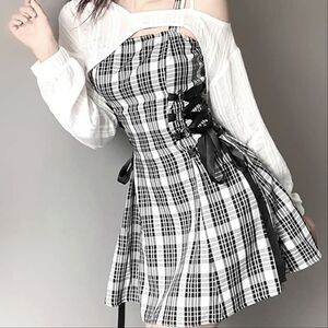 Lace-Up Plaid A-Line Dress (M)